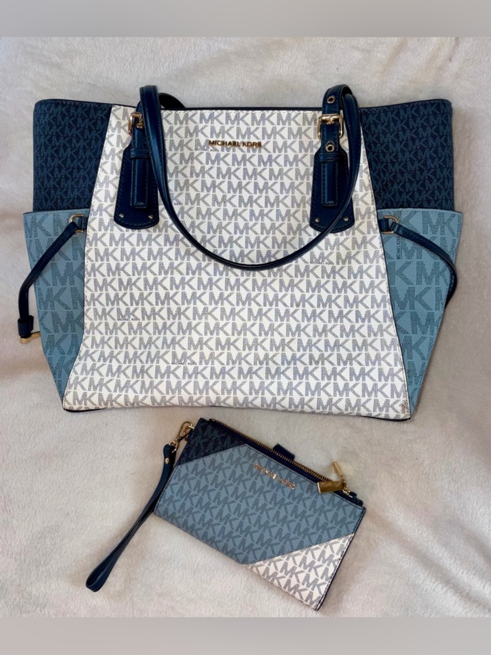 MICHAEL KORS Voyager Bag & Wallet Like New!! - Picture 6 of 15